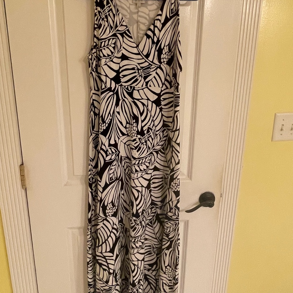 Casual dress great for work, wedding, lunch or dinner.